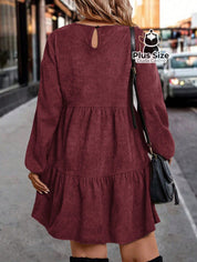 Vestido Clássico Decote Redondo Manga Longa e Pregas Plus Size Vestido Clássico Decote Redondo Manga Longa e Pregas