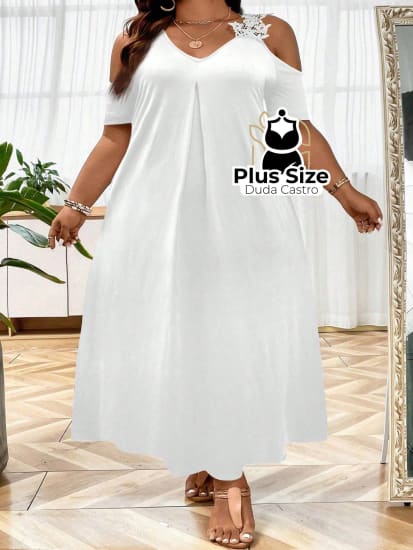 Vestido Com Decote V E Ombro De Fora Branco Plus Size Extra