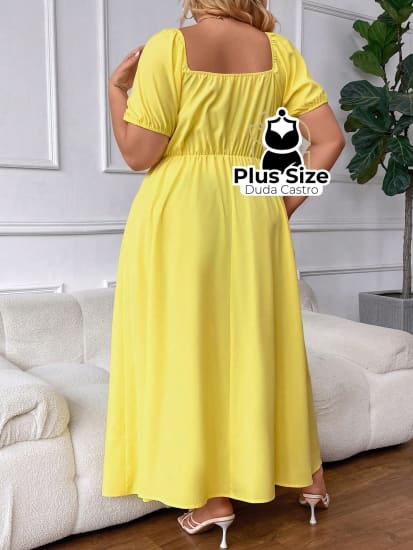 Vestido De Plus Size Extra Com Decote Quadrado Mangas Curtas E Fenda Alta