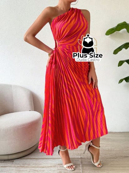 Vestido Plissado Ombro Assimétrico Em Plus Size Várias Cores