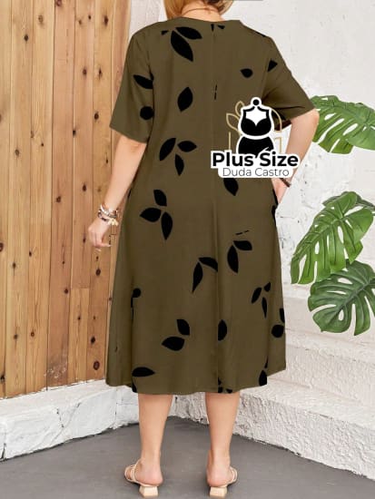 Vestido Plus Size Estampa De Folhas Decote Várias Cores