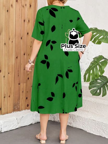 Vestido Plus Size Estampa De Folhas Decote Várias Cores