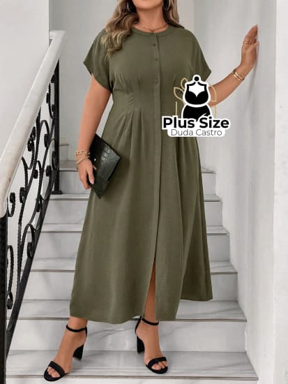 Vestido Plus Size Verde Com Botões E Detalhe Plissado