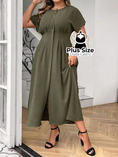 Vestido Plus Size Verde Com Botões E Detalhe Plissado